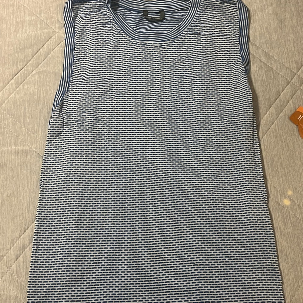 Oiselle Women's Flow Tank in Blue and White.
